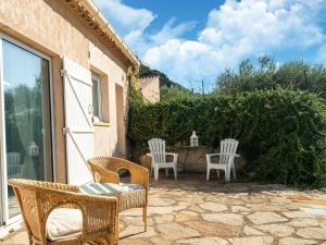 Villas Villa in Montouliers with Private Pool : photos des chambres