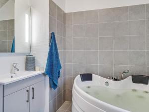 10 person holiday home in Hasselberg