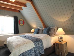 Holiday Home in Hindeloopen by Lake