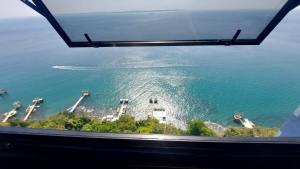 Apartamento tipo estúdio com vista para o mar