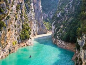 Maisons de vacances Holiday Home in Lorgues with Pool : photos des chambres