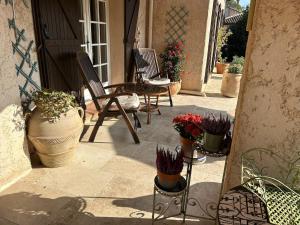 Maisons de vacances Holiday Home in Lorgues with Pool : photos des chambres