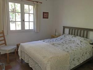 Maisons de vacances Holiday Home in Lorgues with Pool : photos des chambres