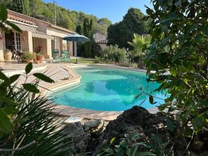 Holiday Home in Lorgues with Pool