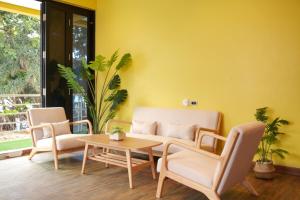 Bed & Beach Hostel Karon