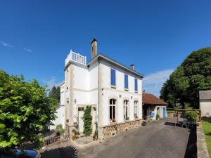 Holiday Home in Limousin near Forest