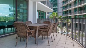 Enjoy a 3-bedroom Bayfront Condo with Lazy River Indoor Pool Jacuzzis and Community Boat Dock for Personal or Rented Boats Plus Redeem in Free Activity Deals Daily