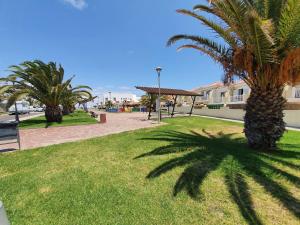 SPACIOUS SUNNY TERRACE duplex house 2 bedrooms