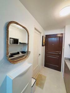 Grand View Tower - Metro Stay