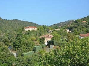 Villas Villa in Le Boulou with Scenic Hilltop Views : photos des chambres