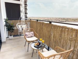 Luxury Retreat 1BDR Apartment in Yas Island Premium Location with Pool and Gym