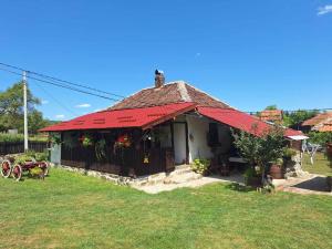 Seosko Domaćinstvo Jevtić