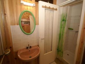 Maisons de vacances Holiday Home in Normandy near Beach : photos des chambres