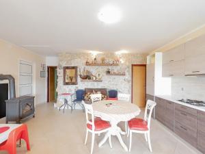 Holiday Home Mandre near Stunning Beaches