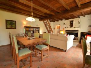 Maisons de vacances Holiday Home in Saint-Jean near Loire Castles : photos des chambres