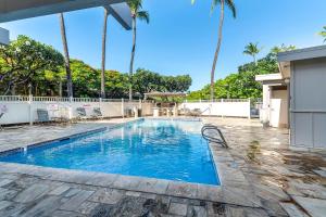 Kihei Akahi D-515: Newly Renovated Ocean View, No Carpet, 3 Zone Split AC, Wi-Fi