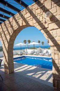 Villa Cynthiana 4- 300m from the sea 3 bedrooms 3 bathrooms - 4hvězdičkové hotely ve městě Kissonerga