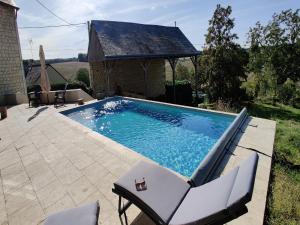 Maisons de vacances Mansion in Thizay with Private Pool : photos des chambres