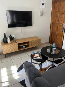 B-Hive at Devland Room 2