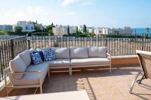 Villa Cynthiana 4- 300m from the sea 3 bedrooms 3 bathrooms