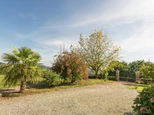 Maisons de vacances Historic Tower Home in Brignac : photos des chambres
