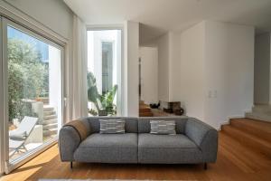 The Hideway, Peaceful Energy & Modern Comfort!