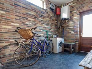 Home with Vinyls, Bikes and Waterways