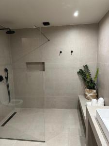 Marev Nature & Bliss Suites with Private Jacuzzi