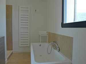 Villas Villa in Malaucene with Private Pool : photos des chambres