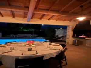 Villas Villa in Malaucene with Private Pool : photos des chambres