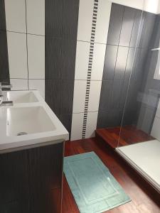 Maisons de vacances Maison de ville mitoyenne confortable et lumineuse - Hourtin centre : photos des chambres