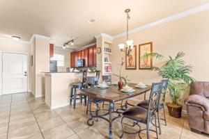 Tuscan Paradise At Bella Piazza