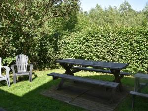 Tranquil Forestside Cottage