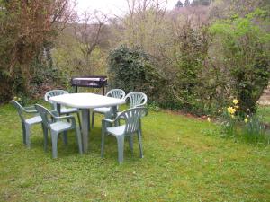 Tranquil Forestside Cottage