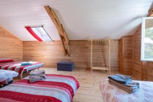 Maisons de vacances Gite La Maison de Pierrou 11/14 personnes : photos des chambres