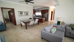 Villa Serenity In The Sun