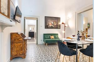 The Most HISTORIC Apartment in the CENTRE of BARI near Parking