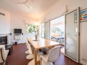 Elegant Seaside Villa in Èze