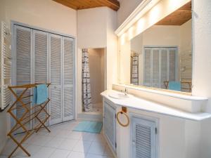 Maisons de vacances Elegant Seaside Villa in Eze : photos des chambres