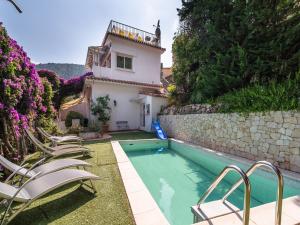 Elegant Seaside Villa in Èze