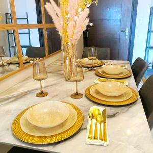 Cozy Modernistic 1 BR Uptown BGC
