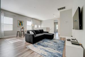 Spacious ReRetreat Near Disney Attractions