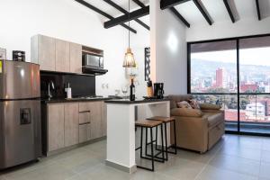 Cozy Laureles Retreat, Stadium Vicinity