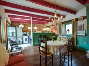 Breton Escape in Querrien