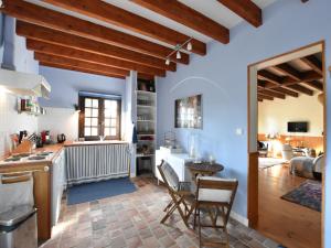 Holiday Home in Le Châtelet with Pool