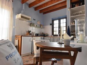 Holiday Home in Le Châtelet with Pool