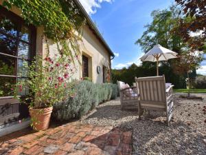 Maisons de vacances Holiday Home in Le Chatelet with Pool : photos des chambres