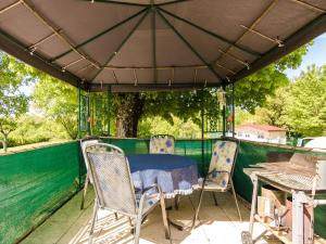 Maisons de vacances Bungalow near Dordogne with Pool and BBQ : photos des chambres