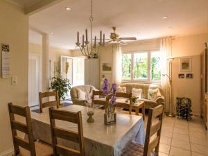 Maisons de vacances Bungalow near Dordogne with Pool and BBQ : photos des chambres
