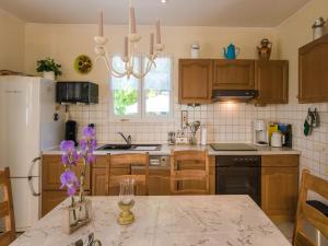 Maisons de vacances Bungalow near Dordogne with Pool and BBQ : photos des chambres